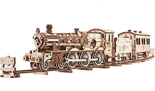 UGEARS Harry Potter Hogwarts Express Tren Puzzle 3D Maquetas para Construir Adultos Trenes de Juguete Locomotora Modelo Mecánico de Madera Incluye Tren, Vías, Ténder, Carruaje,3 Figuras