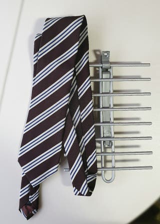 Corbatero Ikea