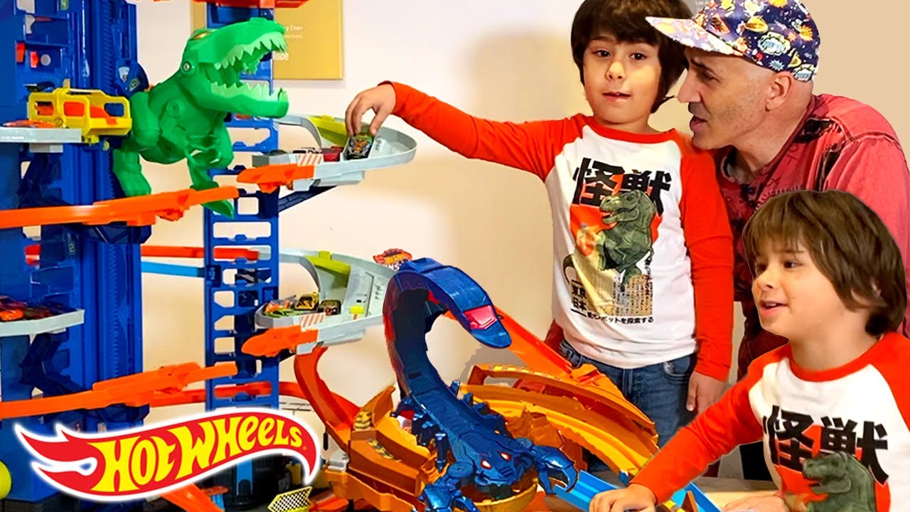 Dani Y Evan Hot Wheels City